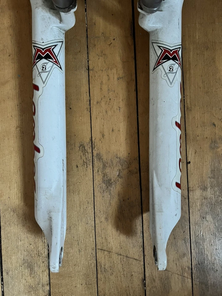 "Horquilla de suspensión para bicicleta Marzocchi Bomber Z2 26"" MTB 1 1/8"" sin rosca usada" Foto 2 de 4