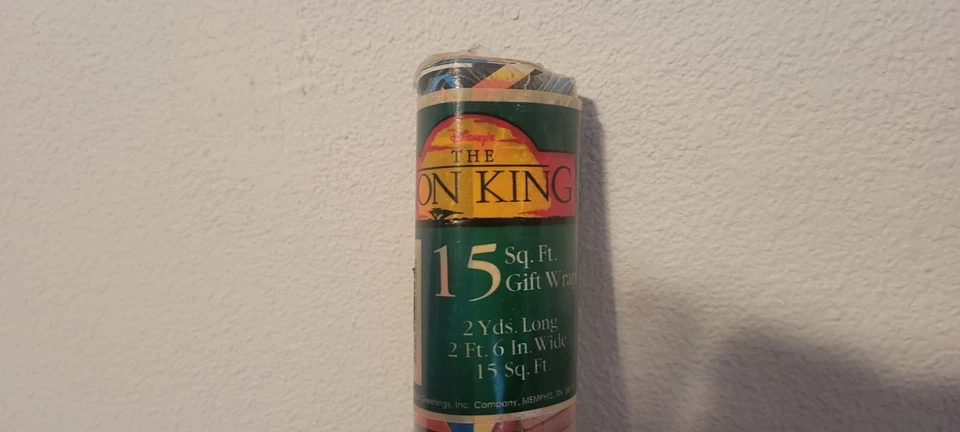 Papel de envolver Rey León 15 pies cuadrados, nunca abierto Foto 2 de 2