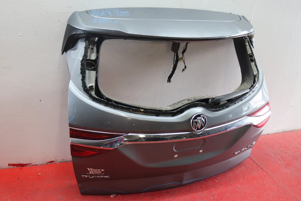 2018 2021 BUICK ENCLAVE REAR LIFTGATE OEM WITH CAMERA Foto 3 de 4