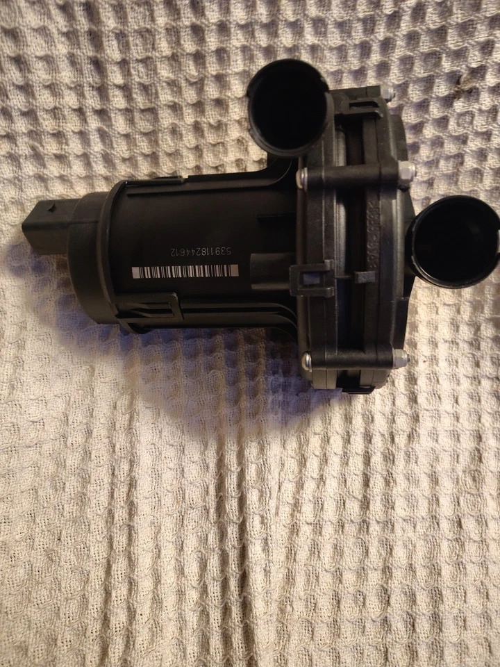 Bomba de aire secundaria para un Audi A6 Quattro 2001 2,7 L Turbo Foto 4 de 4