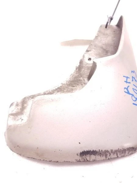 2000 TOYOTA SIENNA LE PASSENGER SIDE FRONT MUD GUARD  - Image 2 of 4