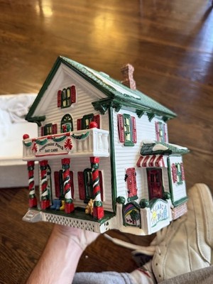 Department 56 The Original Snow Village Peppermint Porch Day Care #5485-2