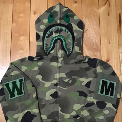 【NANA様】GRADATION CAMO SHARK HOODIE NWT BAPE GRADATION CAMO SHARK LONG ZIP HOODIE LADIES Size Small
