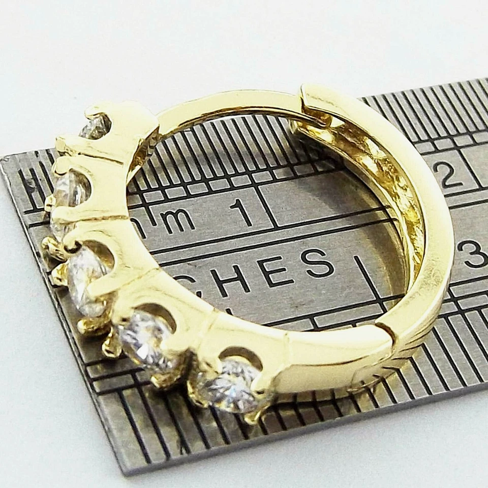 Женские серьги-кольца с искусственным бриллиантом из настоящего желтого золота 18 карат - Изображение 3 из 4