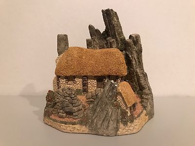 DAVID WINTER 1988 CROFTER'S COTTAGE HAND MADE & HAND PAINTED!