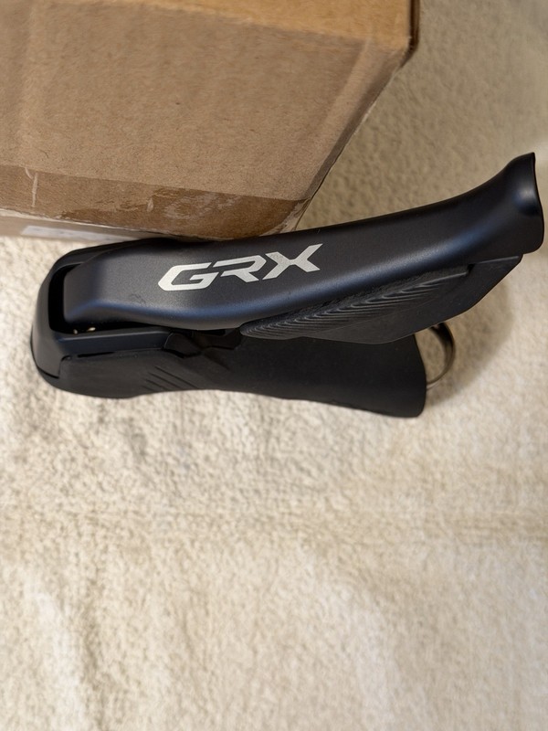 Shimano GRX ST-RX825-R Right Di2 Hydraulic Brake/Shift Lever 12-Speed