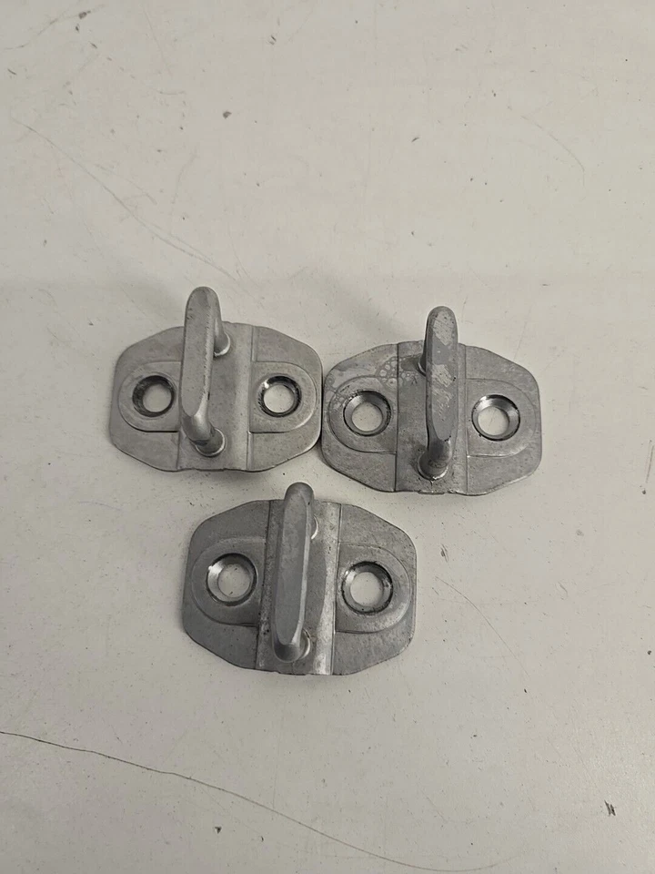 Jeep Compass 2007-2018 cerradura puerta delantera y trasera pestillo Striker OEM conjunto de 3 Foto 4 de 4