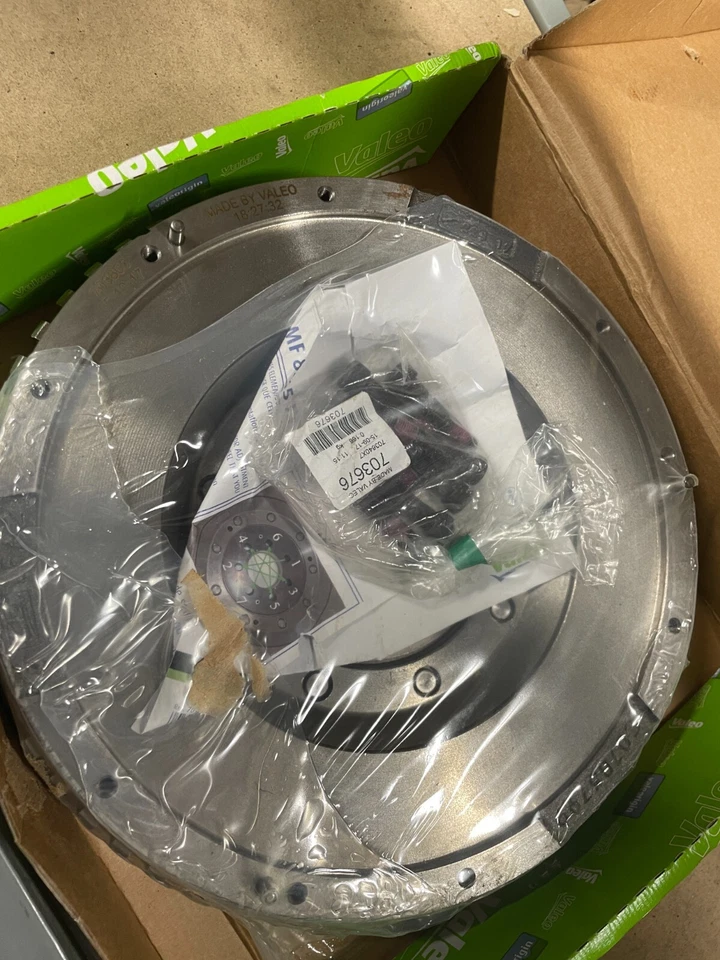 Dual Mass Flywheel for Renault Laguna dCi 1.9 March 2005 to September 2007 VALEO - Image 2 of 3