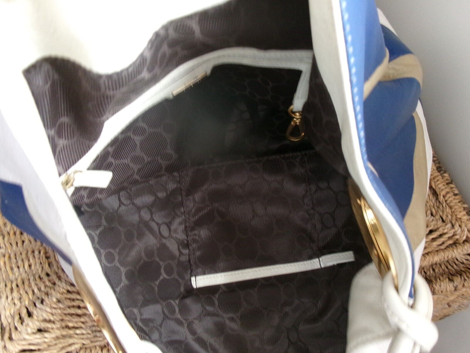 Picture 2 of 9