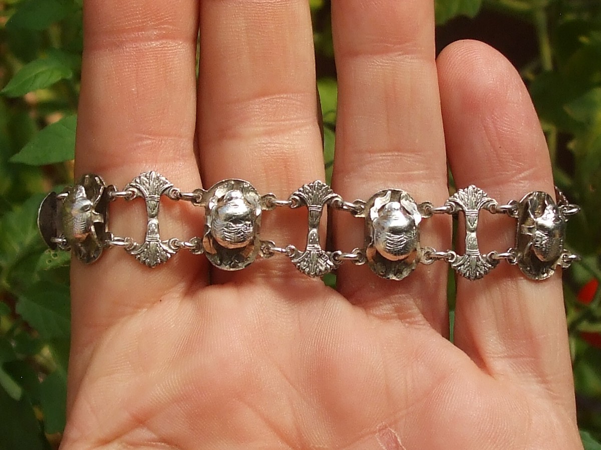Bracelet Vintage égyptien En Métal Argenté - Orné De Cabochons Et Scarabée, Occasion