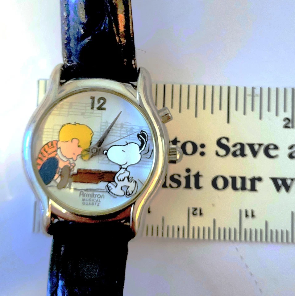 Reloj musical Peanuts "Snoopy & Linus" de Armitron Foto 2 de 4