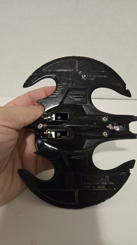 Juguete de metal fundido a presión Batwing ERTL película Batman 1989 vintage Foto 3 de 4