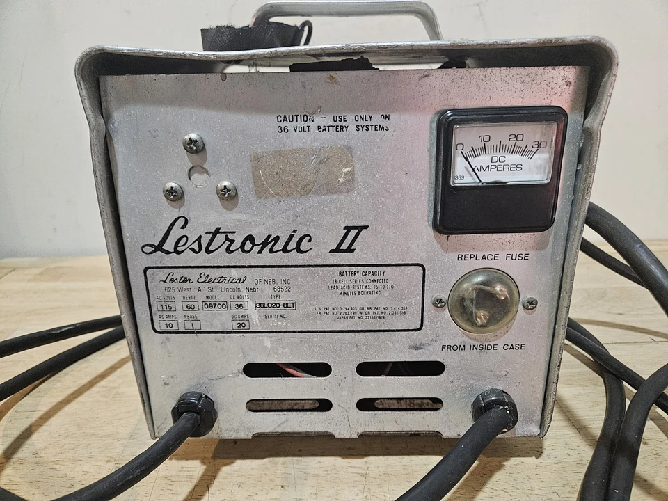 Cargador de batería para carro de golf Lestronic II 36 voltios #09700 Lester 36LC20-8ET SIN PROBAR Foto 2 de 4