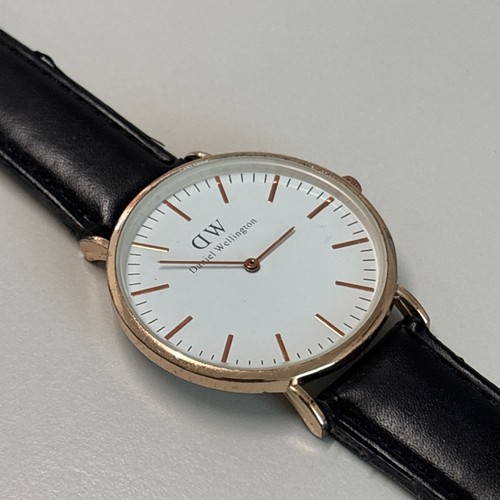 Daniel Wellington Japanese Quartz Movement Unisex Watch - Picture 3 of 9