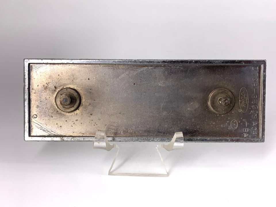 Ford LTD Ranchero 1977-1979 PN D70B-65208A04-BA emblema panel puerta interior Foto 4 de 4