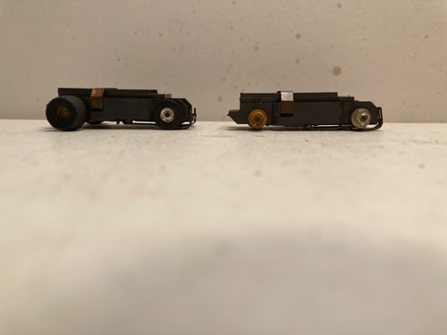 CHASIS DE COLECCIÓN AURORA t jet SOLID RIVIT X 2 bonito 1 funciona HO SLOT CAR 2 CHASIS - Imagen 2 de 4