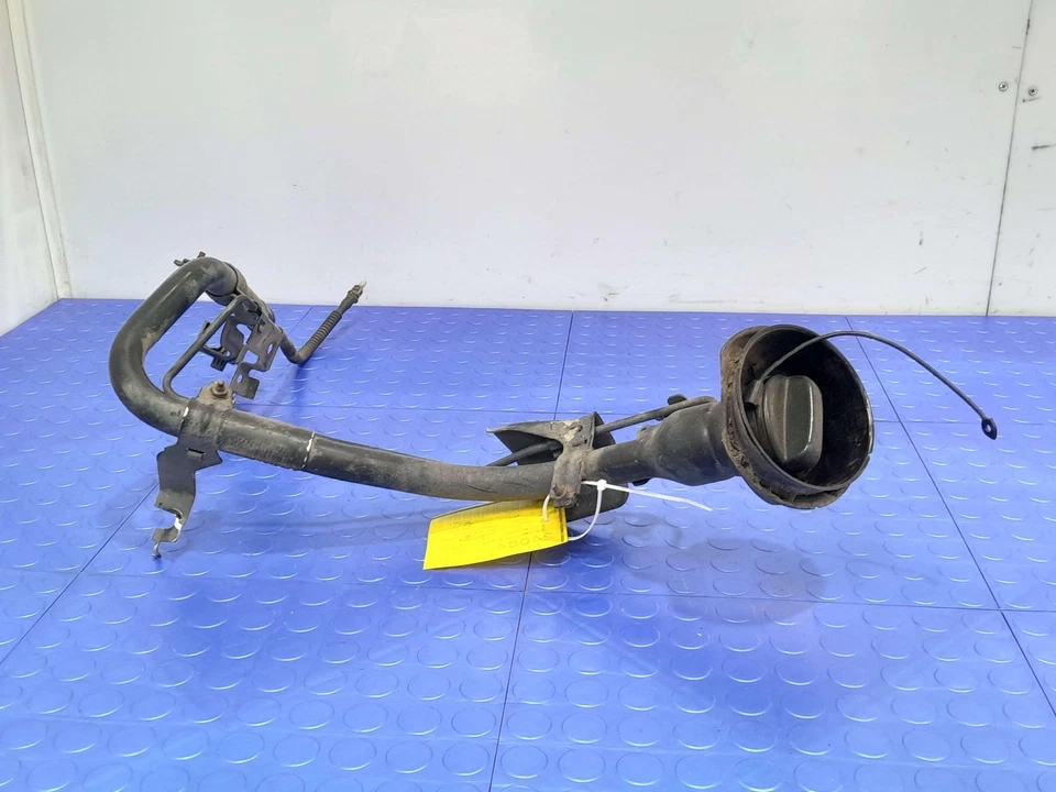 Nissan Versa Note 2014-2019 conjunto de cuello de llenado de combustible genuino OEM 172203VZ1A Foto 2 de 4