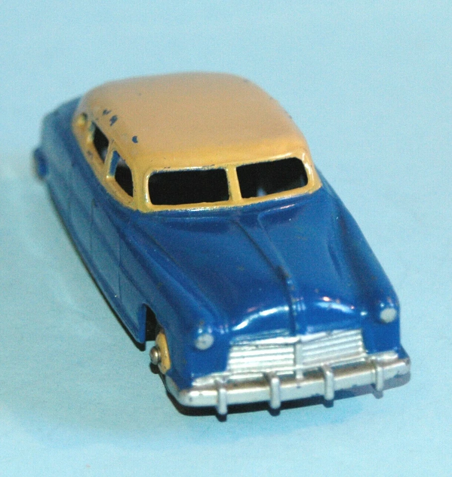 DINKY Meccano Reino Unido 1950 Hudson Commodore sedán #139b 'LOWLINE" azul medio y tostado Foto 2 de 4
