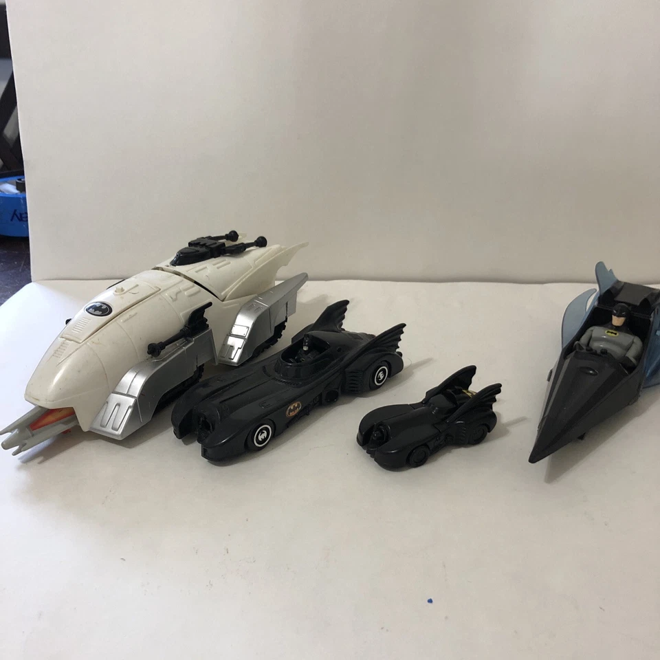 Lote De Colección De Vehículos Batimóvil Batman DC Comics (1989,94 Moto de Nieve, McDonald 91 Foto 2 de 4
