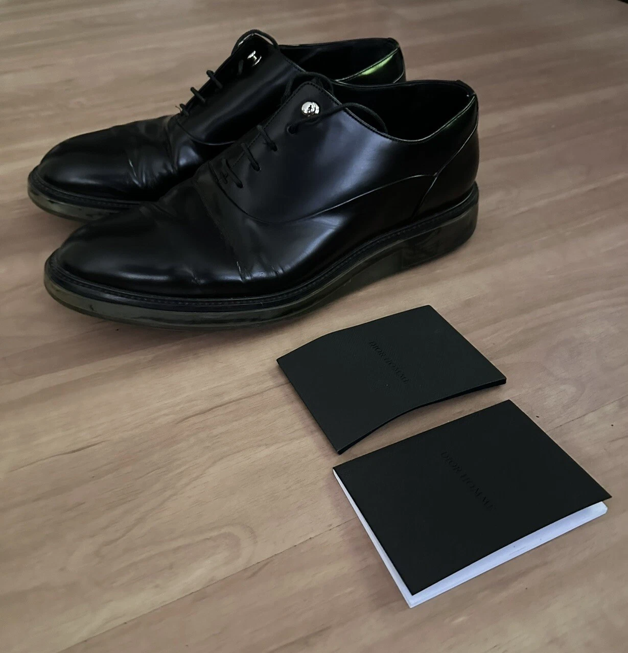 Chaussures en cuir noir Dior Homme (Royaume Uni 7,5) design spécial