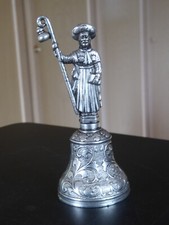 Tischglocke - Geistlicher mit Pilgerstab -  florales Dekor - Messing versilbert