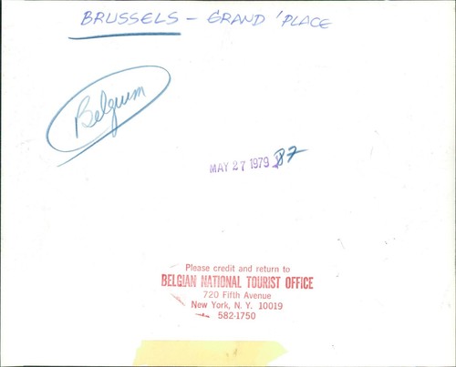 1979 Vintage Photo people at outdoor pub bar Grand Place Market Brussels Belgium - Picture 2 of 2