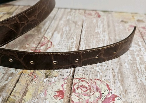 Belt Women's S M Faux Leather Brown Textured - Holes 28" - 34" Waist - 1" Wide - Picture 3 of 9