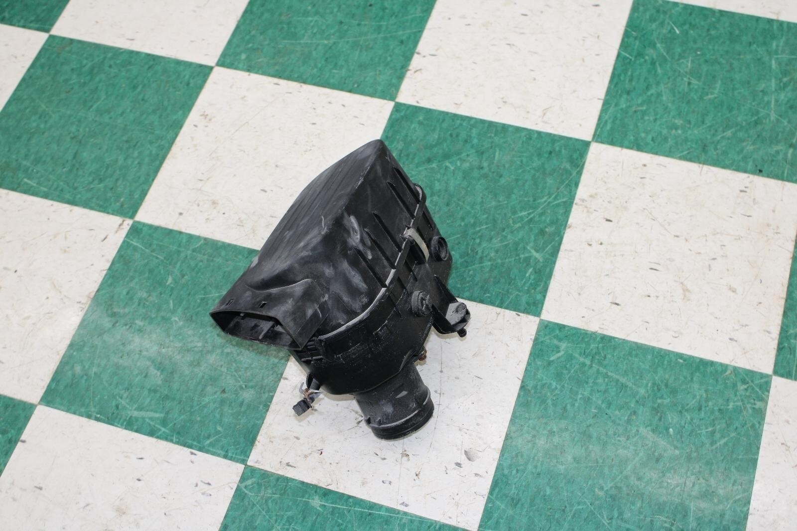 Maserati Ghibli 2014-2019 Right Air filter intake pipe