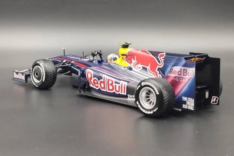 1:18 F1 Red Bull Racing Renault RB5 S Vettel Winner Chinese GP 2009 Minichamps - Immagine 3 di 4