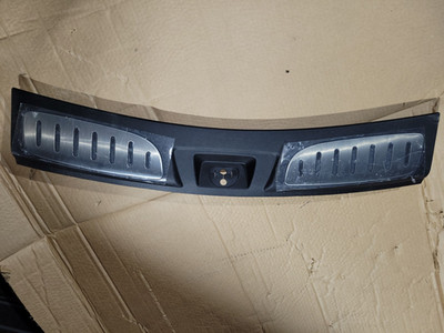 16-21 for Dodge Durango Rear Liftgate Trim Step Pad Scuff Plate 1GW67DX9AC OEM