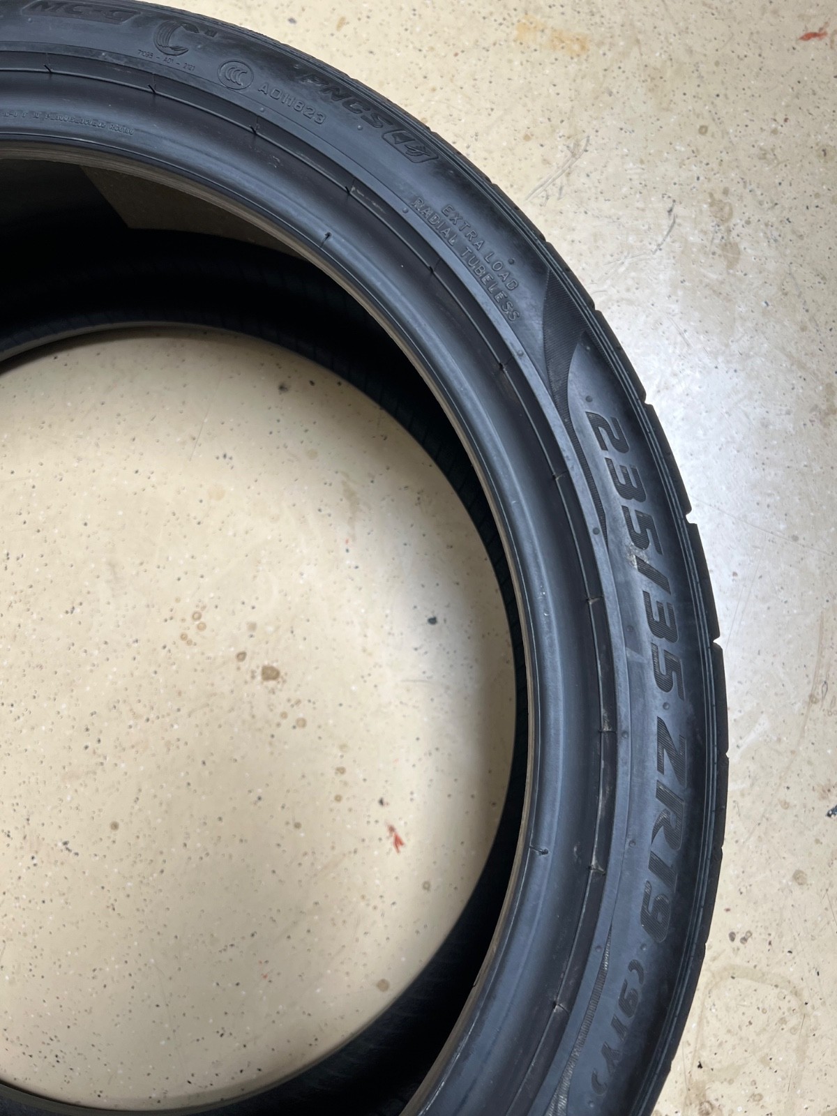 1 - NO REPAIRS 235/35ZR19 XL (91Y) Pirelli P Zero PZ4 PNCS (MC-C) McLaren  4154