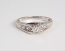 Ladies 14k White Gold Princess Cut Diamond Engagement Ring