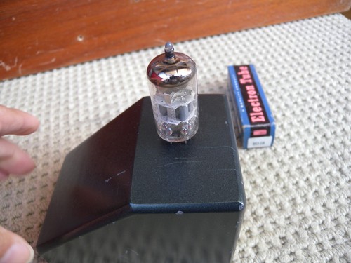1 IEC BY MULLARD. 6DJ8/6922/ECC88 GREAT WORKED CONDITION. NEW IN BOX. MULLARD. - Picture 3 of 6
