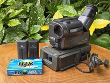 1020728 Sony CCD-TR3 Camcorder NTSC Tested w/ Charger Station Battery