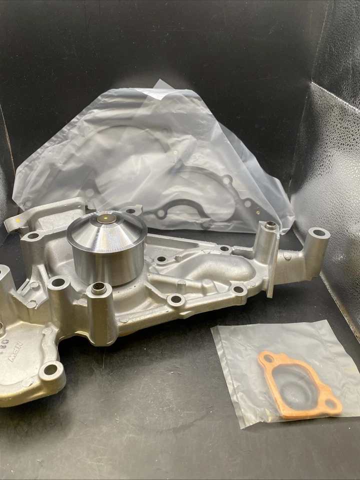 Bomba de agua japonesa NPW T-131 (170-1840) TOYOTA V8 4,0 L 4,3 L 4,7 L 1998-2009 Foto 4 de 4