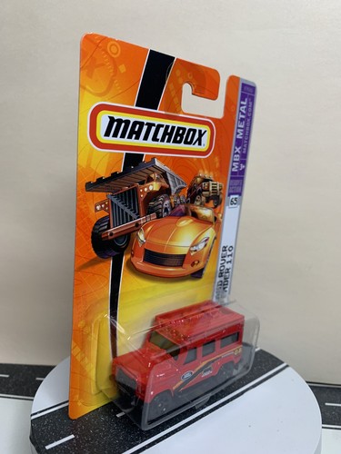 2007 Matchbox MBX Metal 1997 Land Rover Defender 110 Desert Endurance Red #65 - Picture 3 of 13
