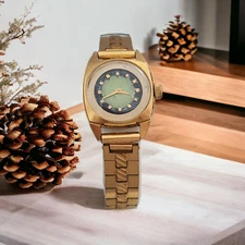 Chaika watch, vintage watch, women's watch, wristwatch, Soviet watch, gilding