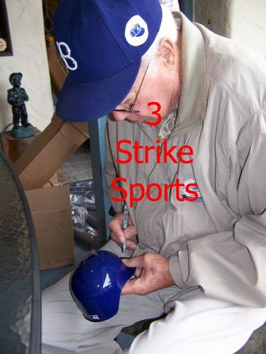 Duke Snider Autographed Dodgers Mini Helmet W/proof Pic Signed - Picture 2 of 2