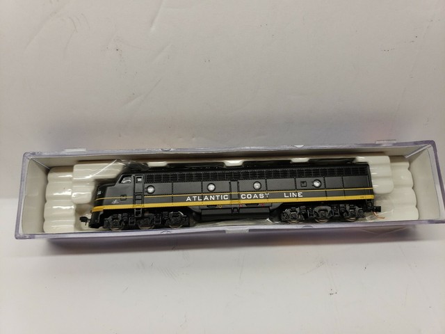 lifelike trains n scale