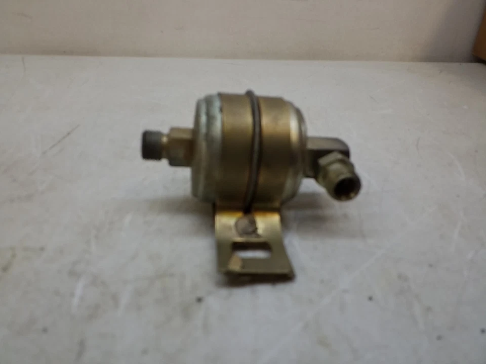 Filtro de combustible W27-133 Worldparts hecho en Japón filtro de combustible W27-133 Foto 3 de 3