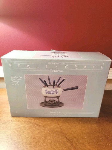 Pfaltzgraff YORKTOWNE Porzellan Emaille Fondue Set in Box (B022)