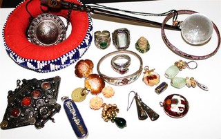 Fantastic mixed vintage to now mid east asia africa jewlery findings Lot#475