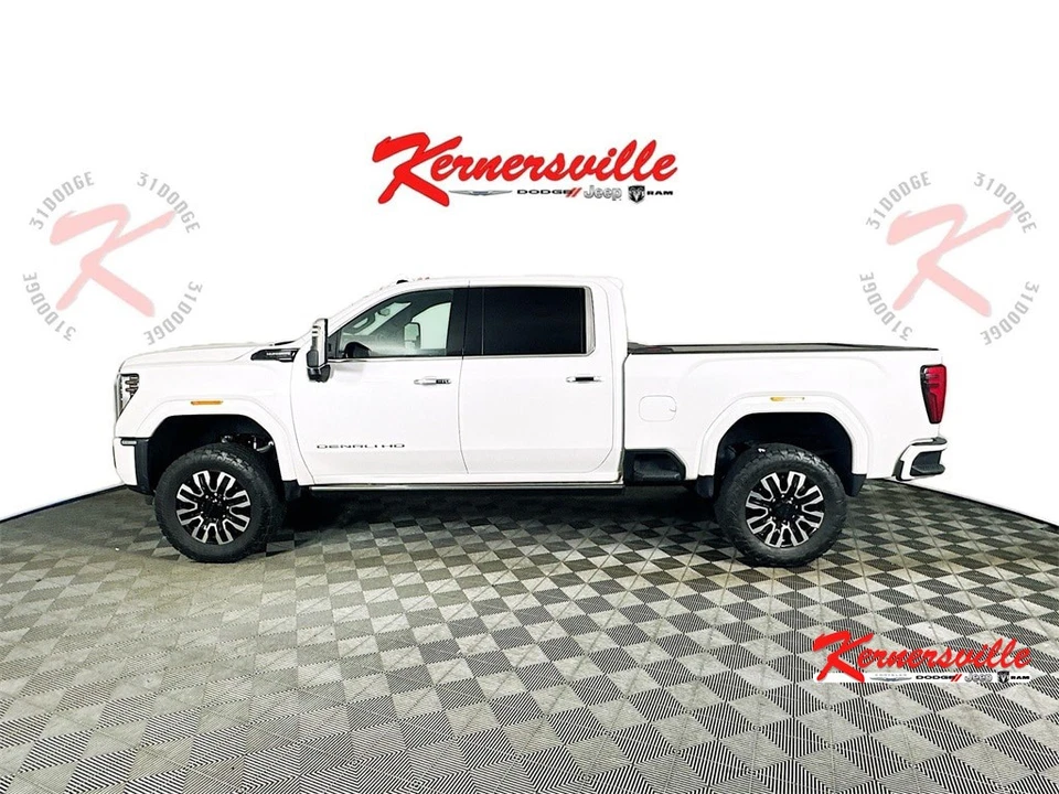 2024 GMC Sierra 2500 Denali Ultimate 4WD 4dr Pickup Truck Sunroof Navigation - Image 4 of 4