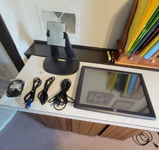 ELO 1915L 19" Touchscreen Monitor e607608