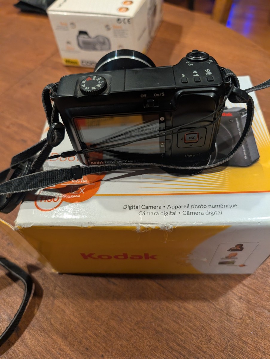 Kodak Z8612 IS コンパクトデジタルカメラ光学12倍36-432mm Amazon.com