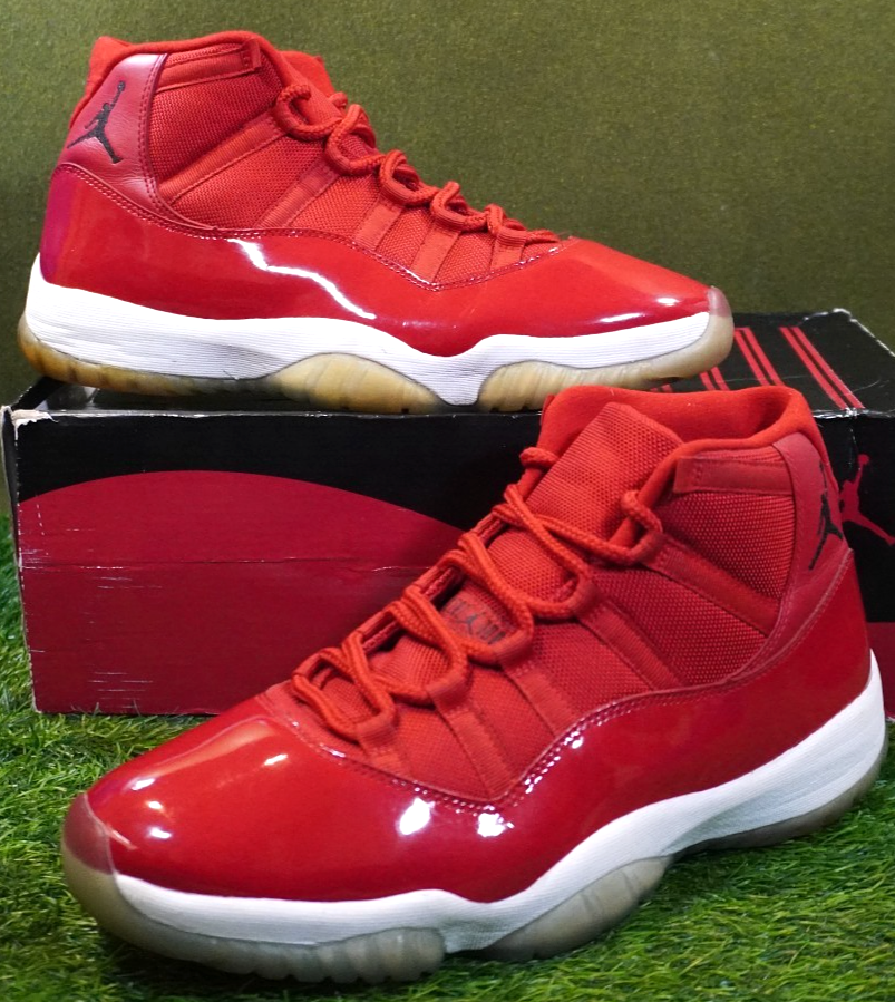 Jordan 11 Retro 'Win Like 96' (Size 11.5) *Super Clean Pair* 378037-623