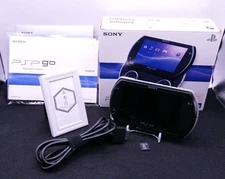 SONY PSP go PSP-N1000 Console Complete Set 4GB M2 Card Included Tested Black
