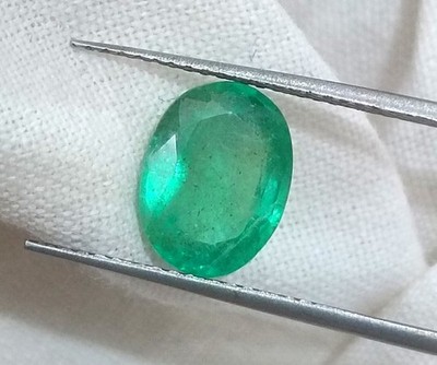 1.97ct Medium Light Green Natural Emerald Minor Oiled Loose Gemstone
