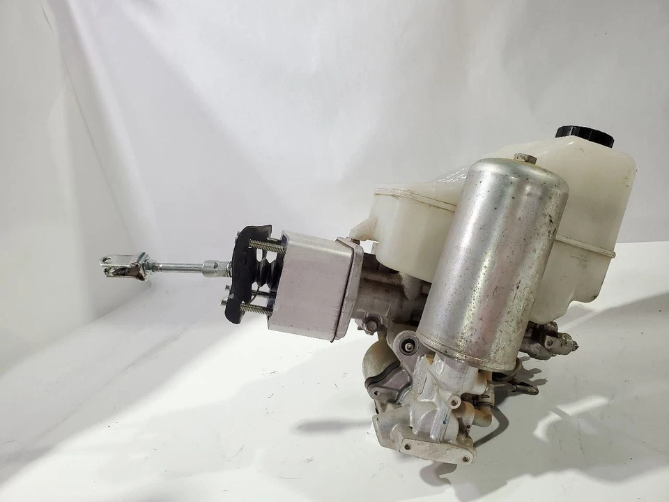 Nissan NV1500 NV2500 NV3500 2012 2020 refuerzo de freno hidráulico OEM 5,6 L tracción trasera Foto 4 de 4