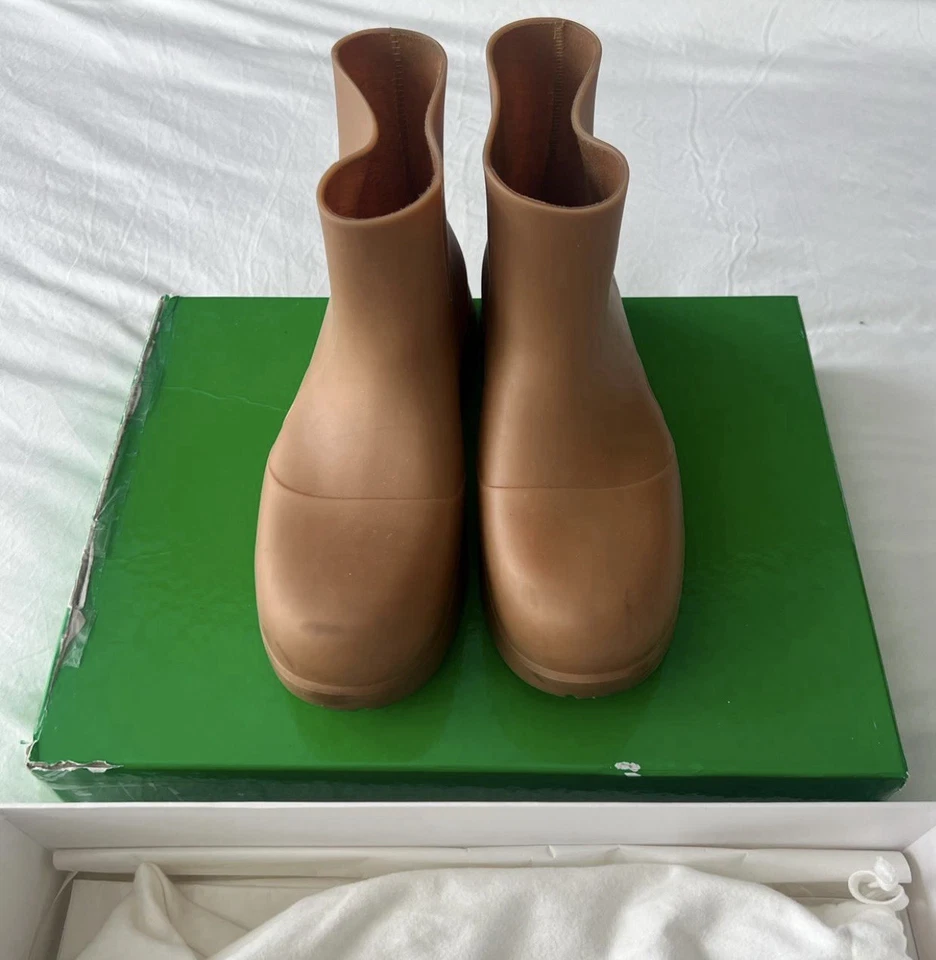 Botas Charco Bottega Veneta Marrón Talla 43 Foto 2 de 4